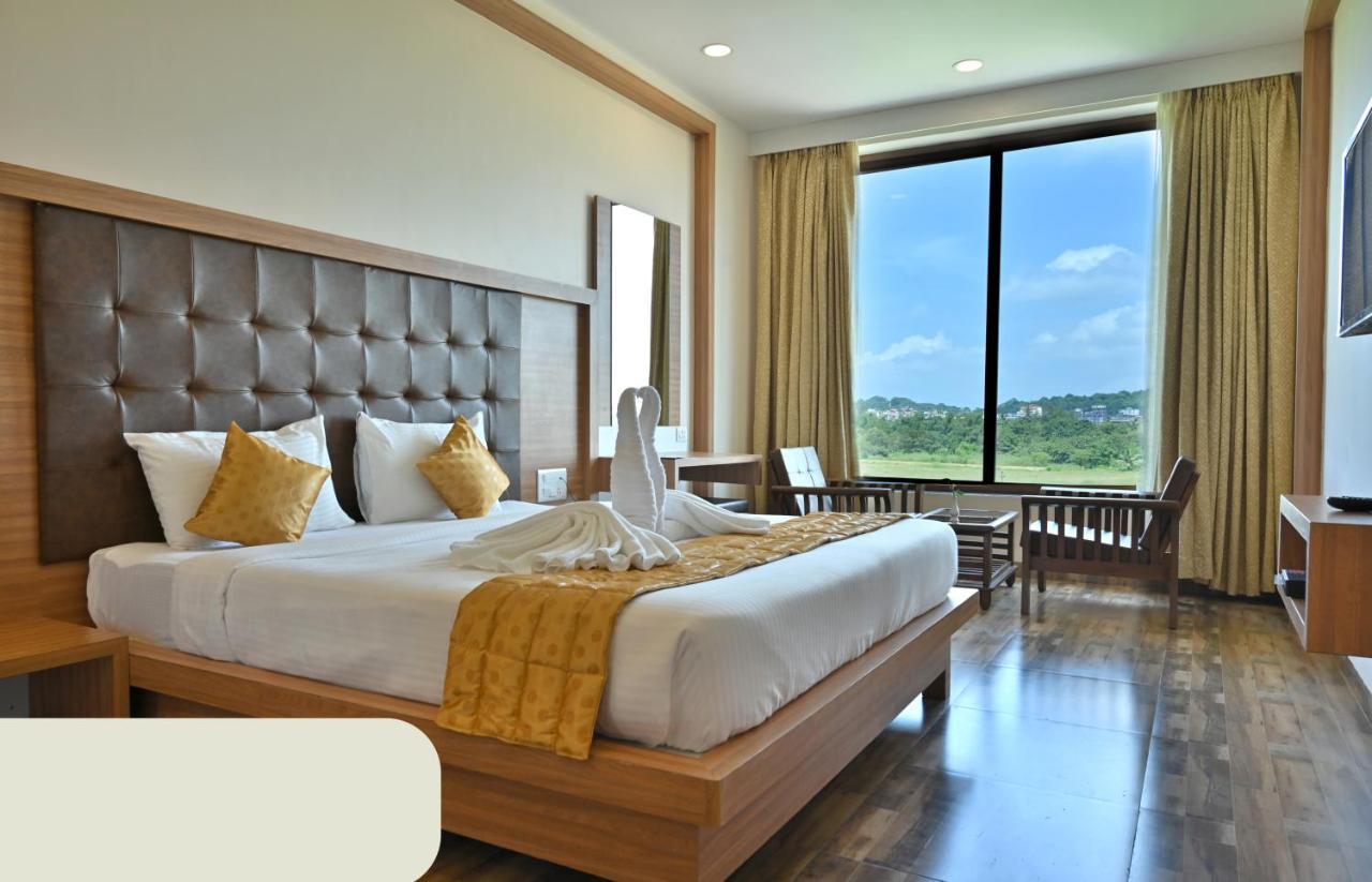 Hotel Laxmi Empire GOA エクステリア 写真