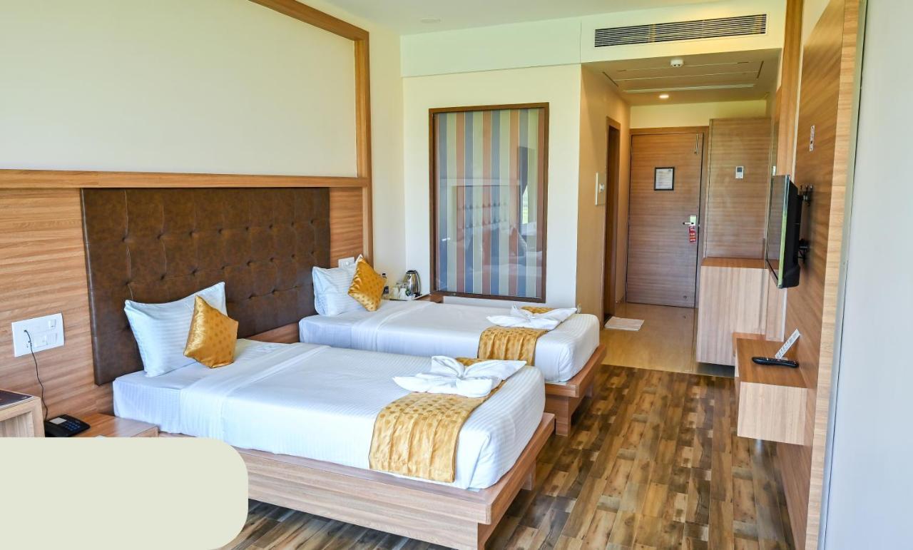 Hotel Laxmi Empire GOA エクステリア 写真