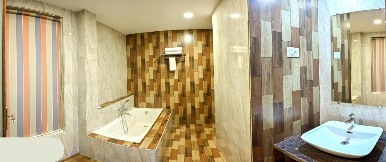 Hotel Laxmi Empire GOA エクステリア 写真