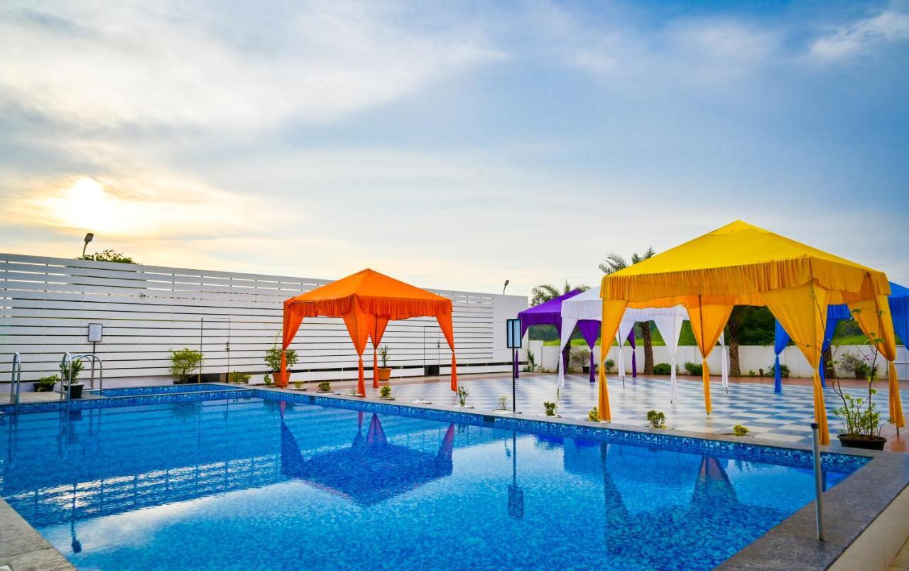 Hotel Laxmi Empire GOA エクステリア 写真
