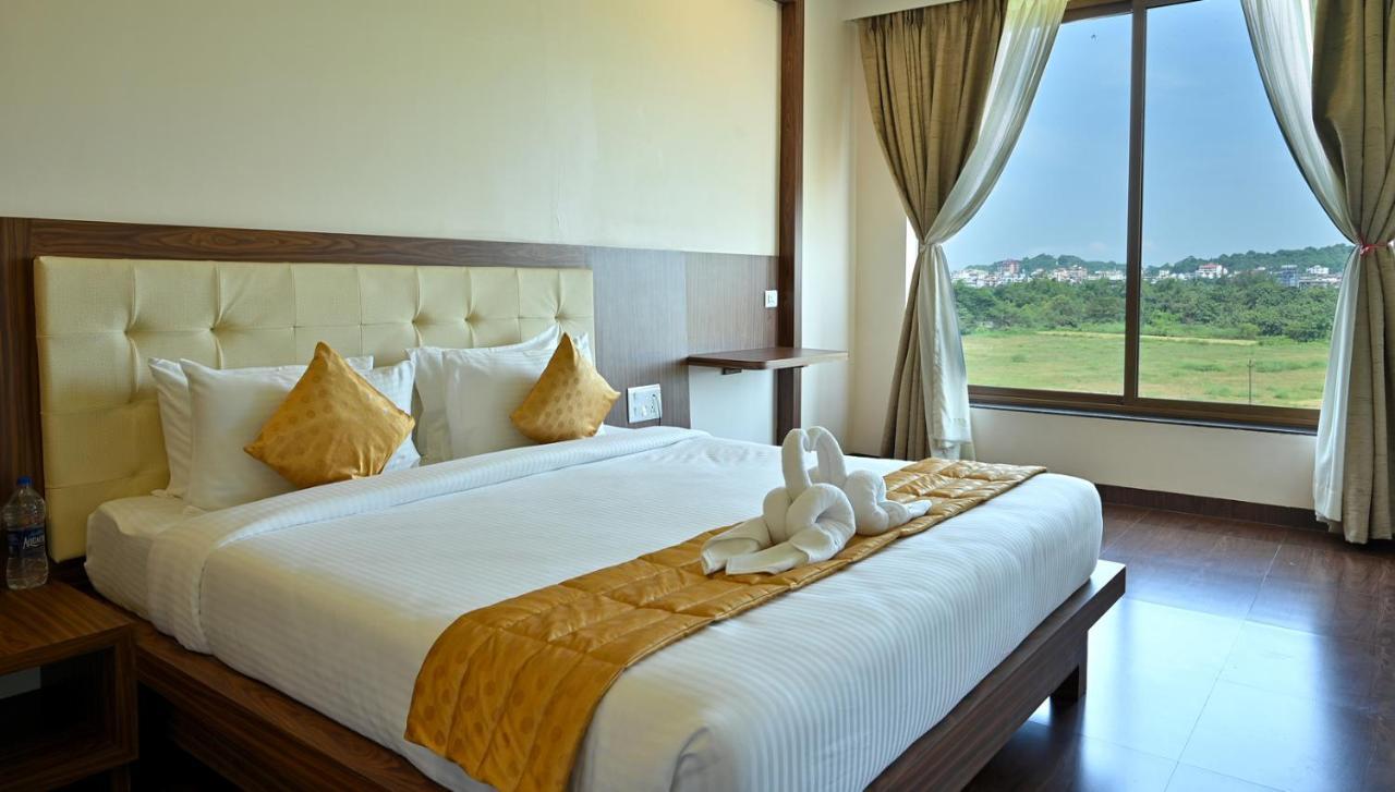 Hotel Laxmi Empire GOA エクステリア 写真