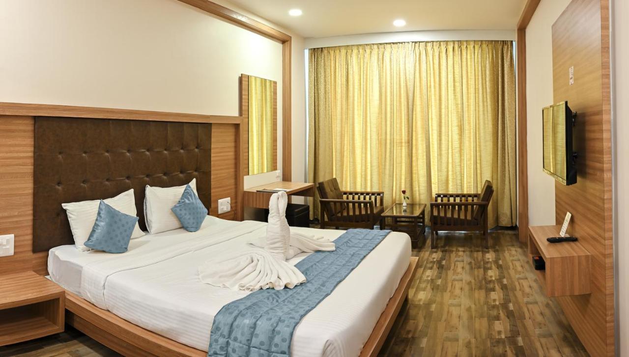 Hotel Laxmi Empire GOA エクステリア 写真